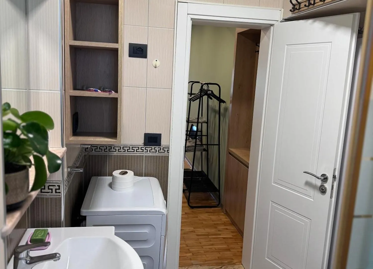 The Hidden Gem Of Blloku Apartment Tirana 0*,