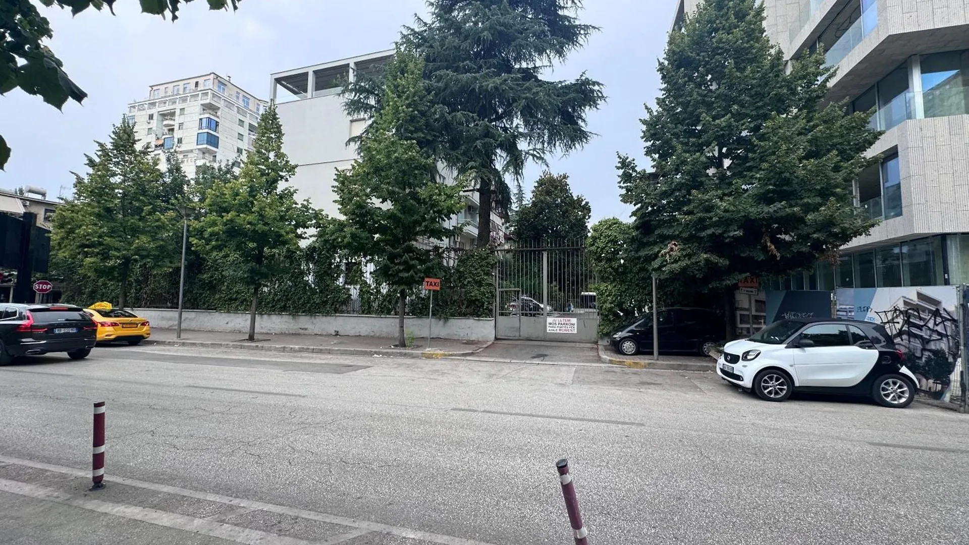 The Hidden Gem Of Blloku Apartment Tirana 0*,  Albania